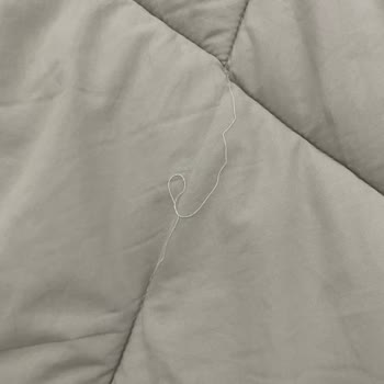 Taç Uyku Setinde Kısa Sürede Tüylenme Ve Dikiş Sorunu