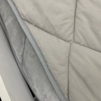 Taç Uyku Setinde Kısa Sürede Tüylenme Ve Dikiş Sorunu