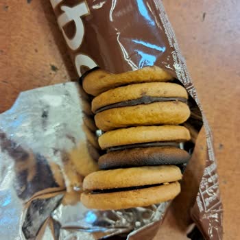 Aldığım Bisküvinin İçinden Yanık Ürün Çıkması Hayal Kırıklığı Yarattı