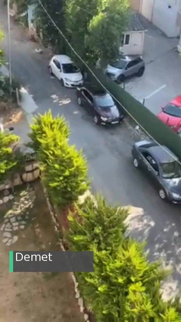 Büyükçekmece Belediyesi Temizlik İşleri Yer Temizlemiyor videonun kapak resmi