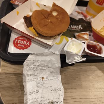 McDonald's Şubesinde Kötü Ürün Kalitesi Ve Hizmet