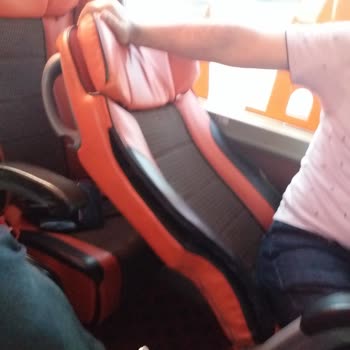 İstanbul Seyahat Kırık Koltuklar Ve Kötü Hizmet İçin Ödediğim Parayı Geri İstiyorum