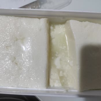 Aldığım Teksüt Labne Ve Beyaz Peynir Bozuk Çıktı Mağduriyetim Giderilsin