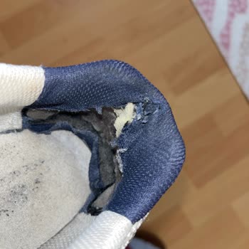 Garanti Süresi İçinde Deforme Olan Ayakkabıya İlgisiz Yaklaşım