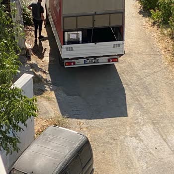 Servis Görevlilerinden Tehdit Ve Çevre Kirliliği