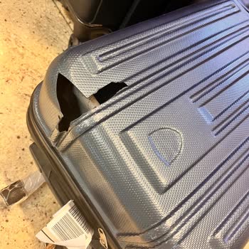 Valizimizin Zarar Görmesi Konusunda Şikayetçiyim