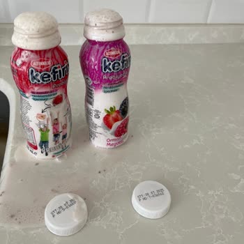 Aldığım Kefir Köpürerek Taştı Ve Ekşi Tadıyla Hayal Kırıklığına Uğrattı