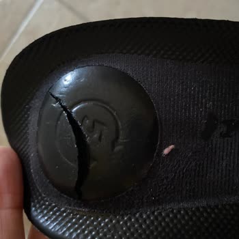 Üç Kez Giyilen Tabanlık Hemen Parçalandı İade Ve Değişim Reddedildi