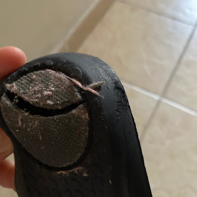 Üç Kez Giyilen Tabanlık Hemen Parçalandı İade Ve Değişim Reddedildi