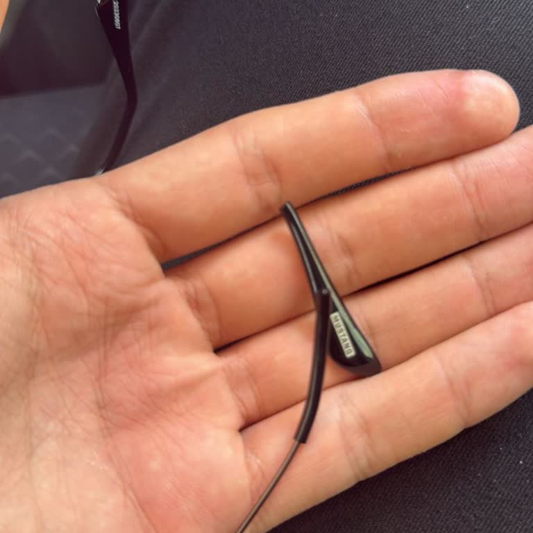 Satın Aldığım Güneş Gözlüğü Kısa Sürede Kırıldı Mağaza Yardımcı Olmadı