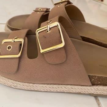 Aldığım Terlik Ayağımı Yaraladı, 1000 TL'm Çöpe Gitti