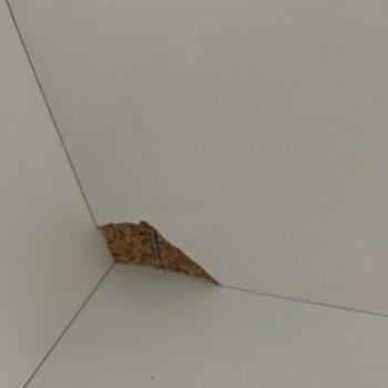Yeni Evdeki Dolaplar Kusurlu Ve Kullanılamaz Durumda