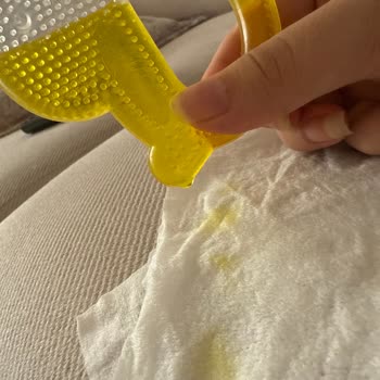 Wee Baby Diş Kaşıyıcı Kısa Sürede Su Sızdırdı Ve Bebeğimin Yüzünde Leke Oluştu