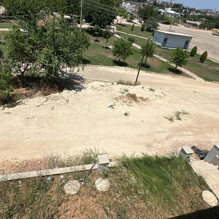 Pazar Yeri Yanındaki Kasa Ve Temizlik Sorunu İçin Çözüm Bekliyoruz