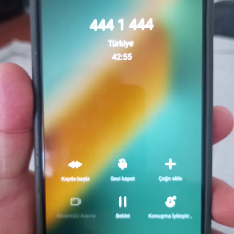 Türk Telekom Müşteri Hizmetlerine Ulaşamıyoruz, Saatlerce Bekletiliyoruz