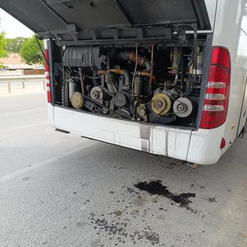 Arıza Yapan Otobüste Saatlerce Bekletildik, İletişim Sağlanamıyor