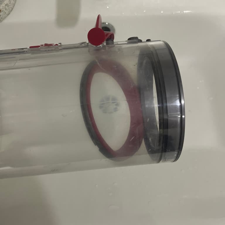 Dyson V15 Süpürgede Kronik Kırmızı Lastik Problemi