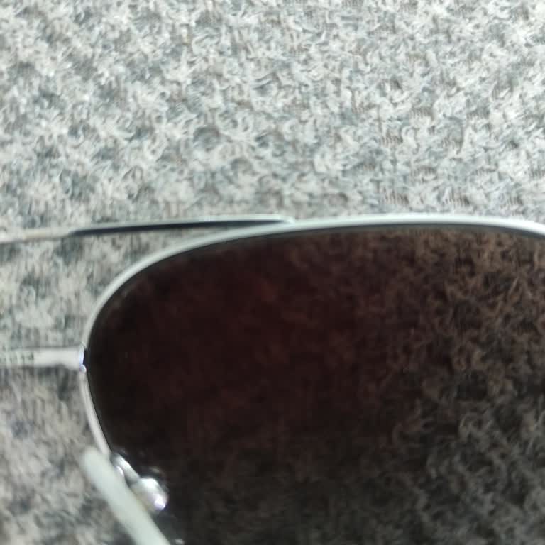 Garanti Bitiminden Sonra Prada Gözlük Camlarında Renk Solması Mağduriyeti