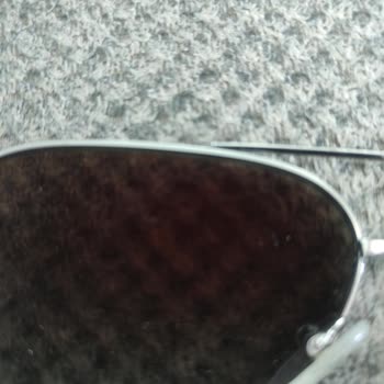 Garanti Bitiminden Sonra Prada Gözlük Camlarında Renk Solması Mağduriyeti