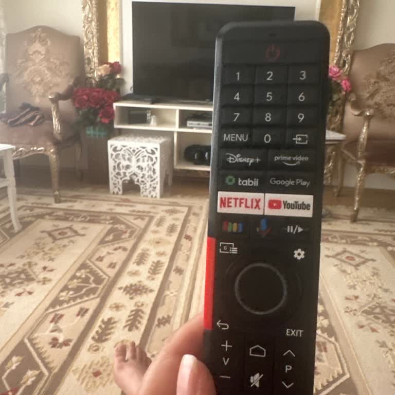 Vestel Akıllı TV Kumandası İçin Şarj Kablosu Eksik Çıktı, Kurulumda Bilgilendirme Yapılmadı