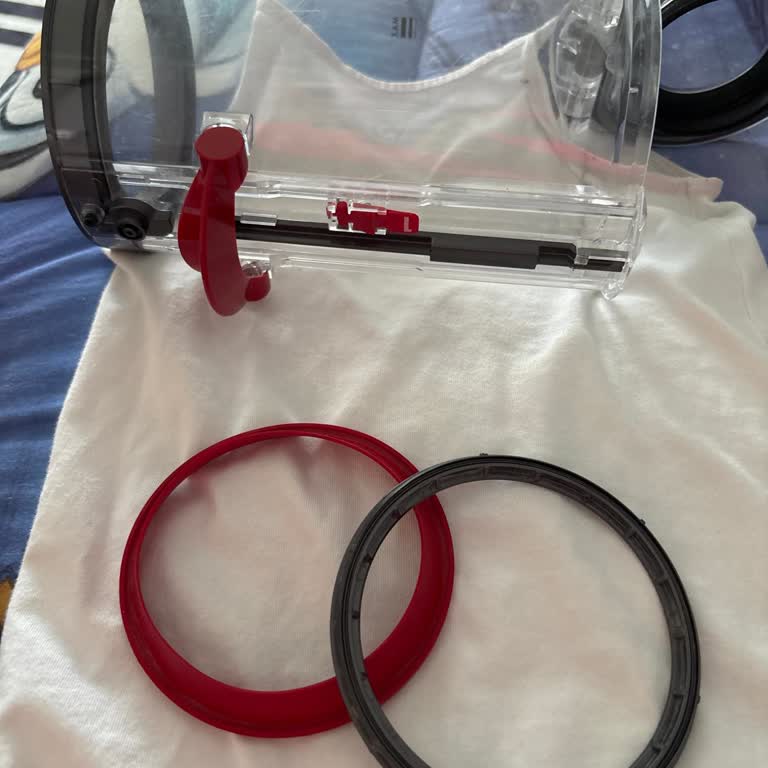 Dyson V15'in Toz Haznesi Parçaları Yerinden Çıktı, Çözüm Bekliyoruz