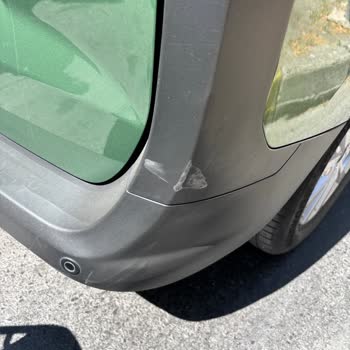 Domino's Moto Kurye Aracımıza Çarpıp Kaçtı, Şube Sorumluluk Almadı