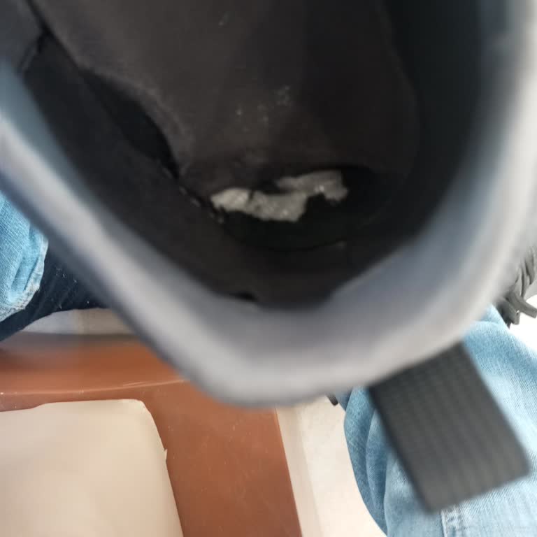 FLO Mağazasından Alınan Ayakkabının Yırtılması Ve Garanti Sürecinde Yaşanan Hayal Kırıklığı