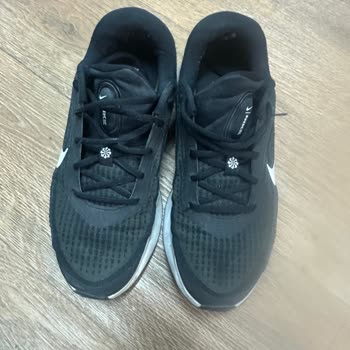 Aldığım Nike Ayakkabının Tabanı Beyaza Döndü, Mağaza Kusur Kabul Etmiyor