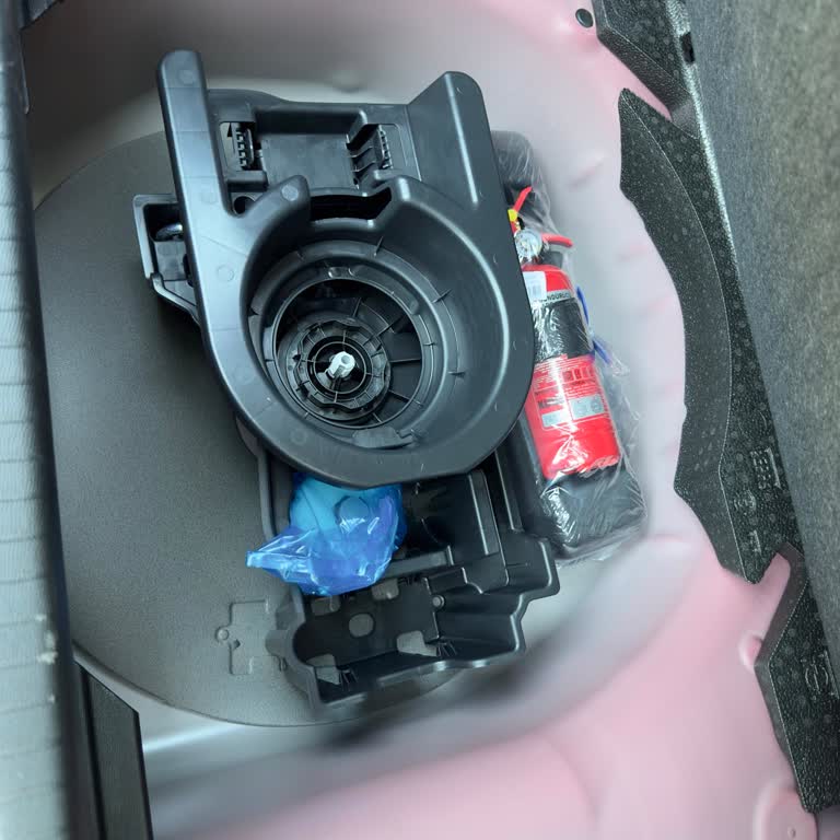 Sıfır Araçta Eksik Lastik Tamir Kitiyle Karşılaştım, Mağduriyetimin Giderilmesini İstiyorum