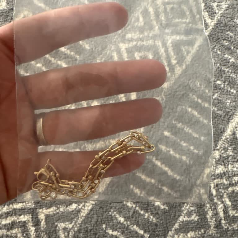 Sürekli Kırılan Bileklik Ve Çözülmeyen Mağduriyet