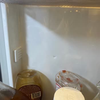 Buzdolabı Kapağında Sürekli Çatlak Oluşuyor, Servis Sorunu Çözmüyor