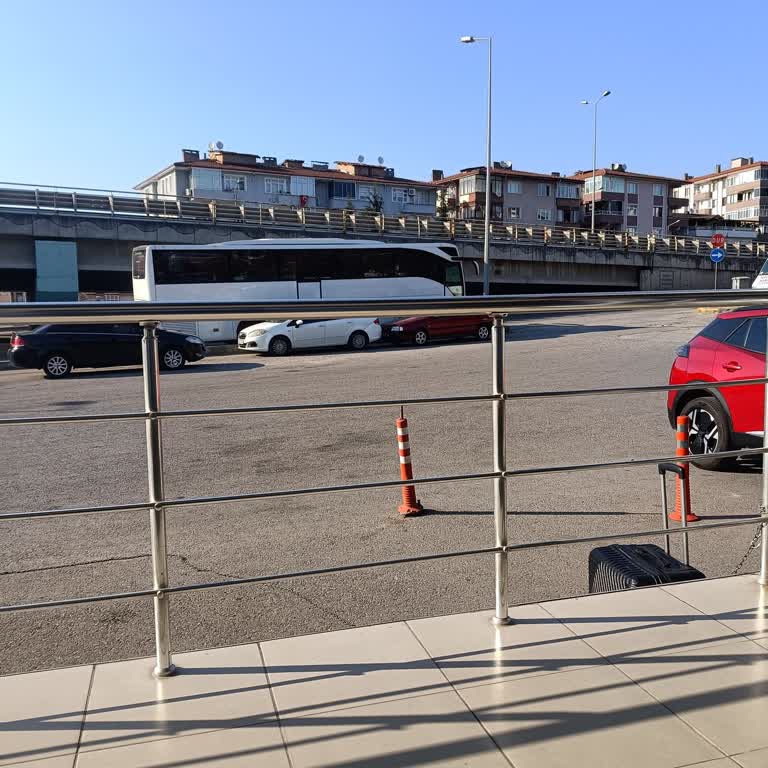 Efe Tur Otobüsünün Aşırı Gecikmesi Ve Bilgilendirme Eksikliği