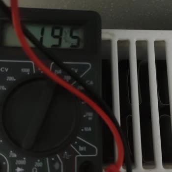 Düşük Voltaj Nedeniyle Evde Sürekli Elektrik Dalgalanması Yaşıyoruz