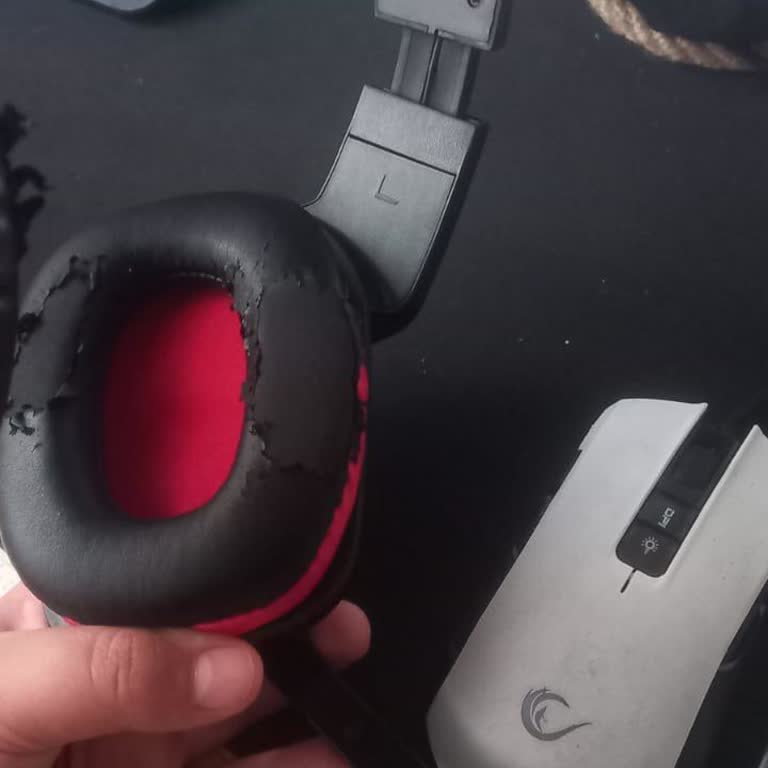 Kısa Sürede Kulaklık Petleri Dökülüyor, Konfor Ve Hijyen Bozuldu