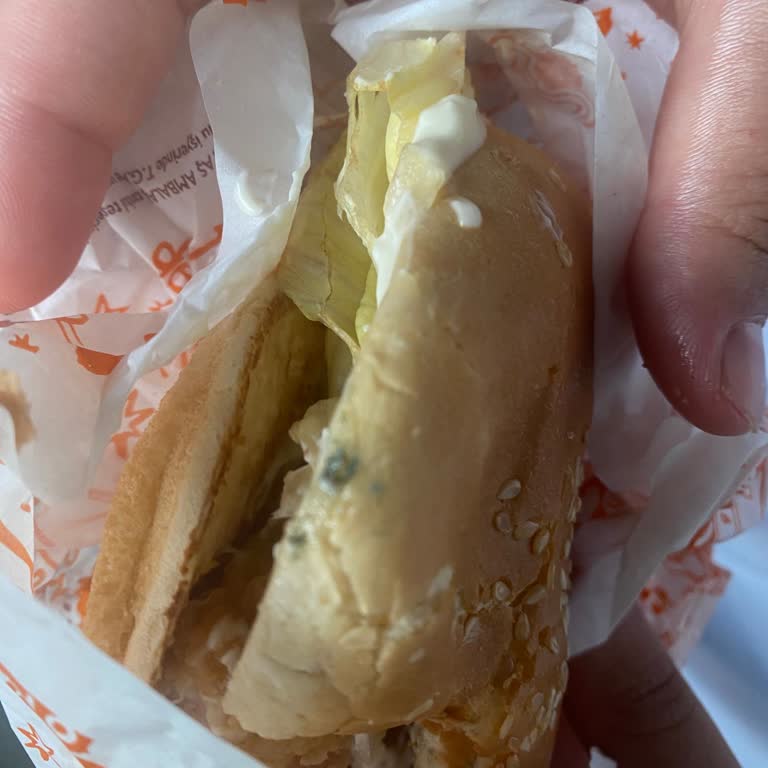 Popeyes Çekmeköy Şubesinde Kötü Ürün Ve İlgisiz Personel Deneyimi