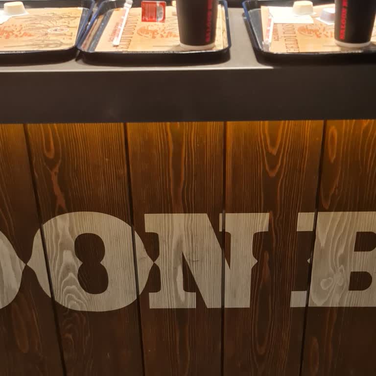 Saloon Burger Çalışanların Zorlayıcı Çalışma Koşulları