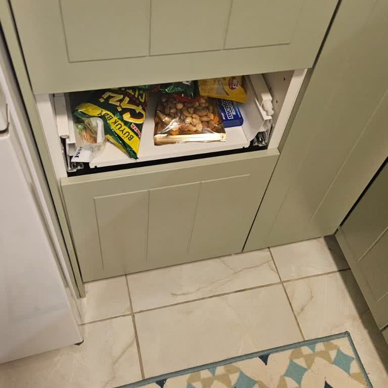 Ikea İzmir'den Alınan Mutfak Dolap Kapağı Aylarca Teslim Edilmedi, Montaj Süreci Mağduriyeti