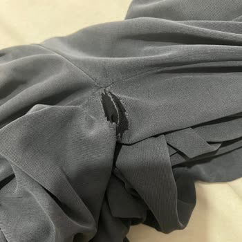 Şeyma Coşkun Aldığım Takımın Kumaşı Kısa Sürede Deforme Oldu, Müşteri Hizmeti Yetersiz