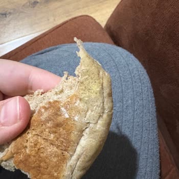 Çocuğuma Küflü Ekmek Verdiler Sağlığımız Tehlikeye Girdi