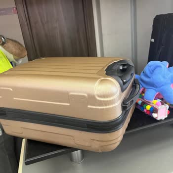 Bavulumun Hasar Görmesi Ve İlgisiz Personel