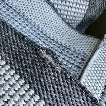 İlk Yıkamada Halının Dikişleri Attı, Mağduriyetimin Giderilmesini İstiyorum