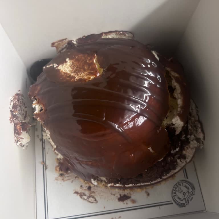 Yemeksepeti Doğum Günü Pastası Hasarlı Geldi, Ücretin Tamamı İade Edilmedi!