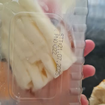 A101den Alınan Peynirin Son Kullanma Tarihine Rağmen Küflü Çıkması