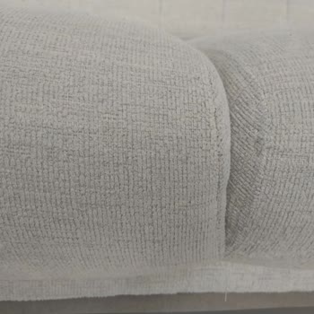 Yeni Alınan Koltuk Kısa Sürede Deforme Oldu, Çözüm İçin Ücret Talep Ediliyor