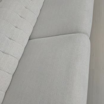 Yeni Alınan Koltuk Kısa Sürede Deforme Oldu, Çözüm İçin Ücret Talep Ediliyor