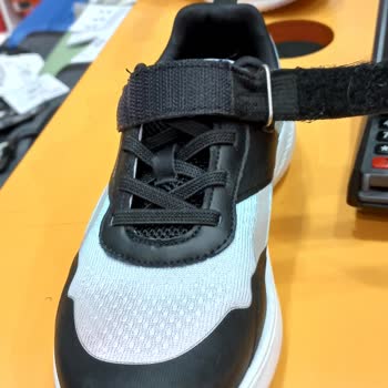 1 Saatte Deforme Olan Reebok Ayakkabıya FLO'dan Yetersiz İnceleme Ve İade Reddi