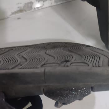 Bir Yazda Tabanı Ayrılan Terliğin Hayal Kırıklığı