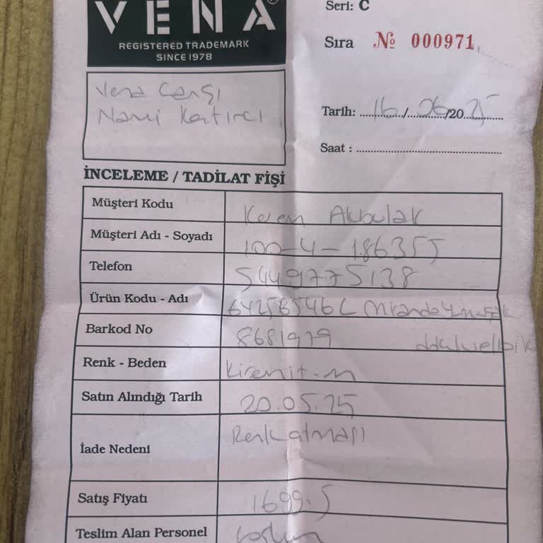 Vena Elbiselerinde Renk Atması Ve İade Sürecinde Yaşanan Gecikme