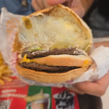 Burger King Porsiyonlarının Küçülmesi Ve Kalite Düşüşü Hayal Kırıklığı Yarattı