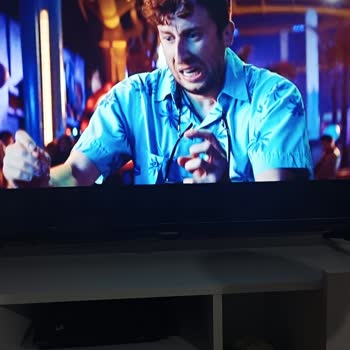 Grundig Televizyonumda Garanti Kapsamında Panel Arızası: Sürekli Yatay Çizgi Sorunu